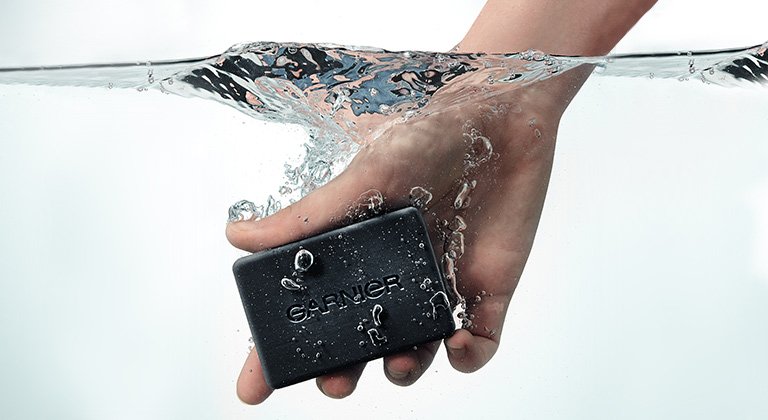 Защо маската за лице с активен въглен е чудесен начин за отстраняване на себум и примеси?